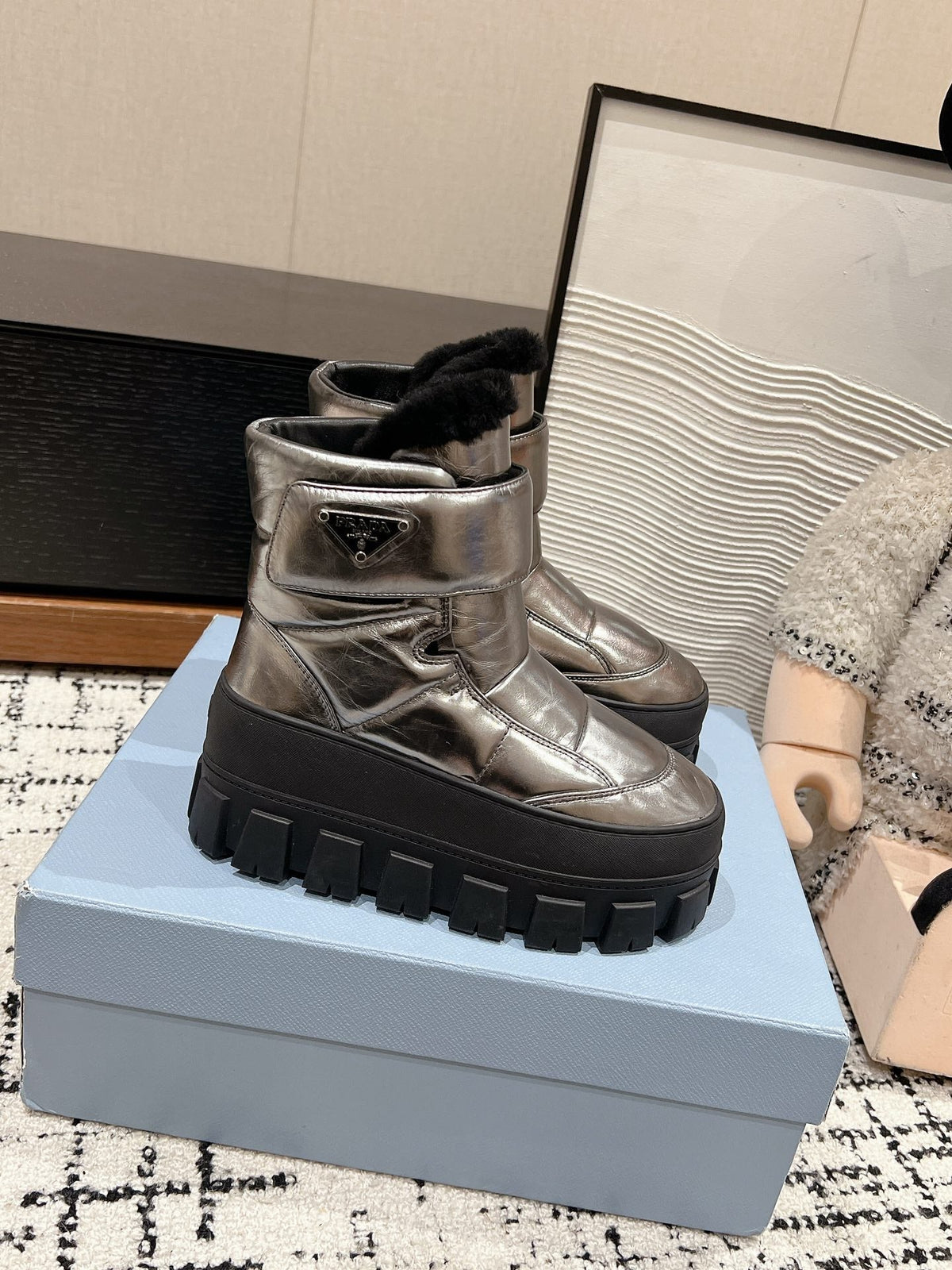 MONOLITH ANKLE BOOTS WITH STRAP IN METALLIC GRAY CALFSKIN AND FLEECE LINING