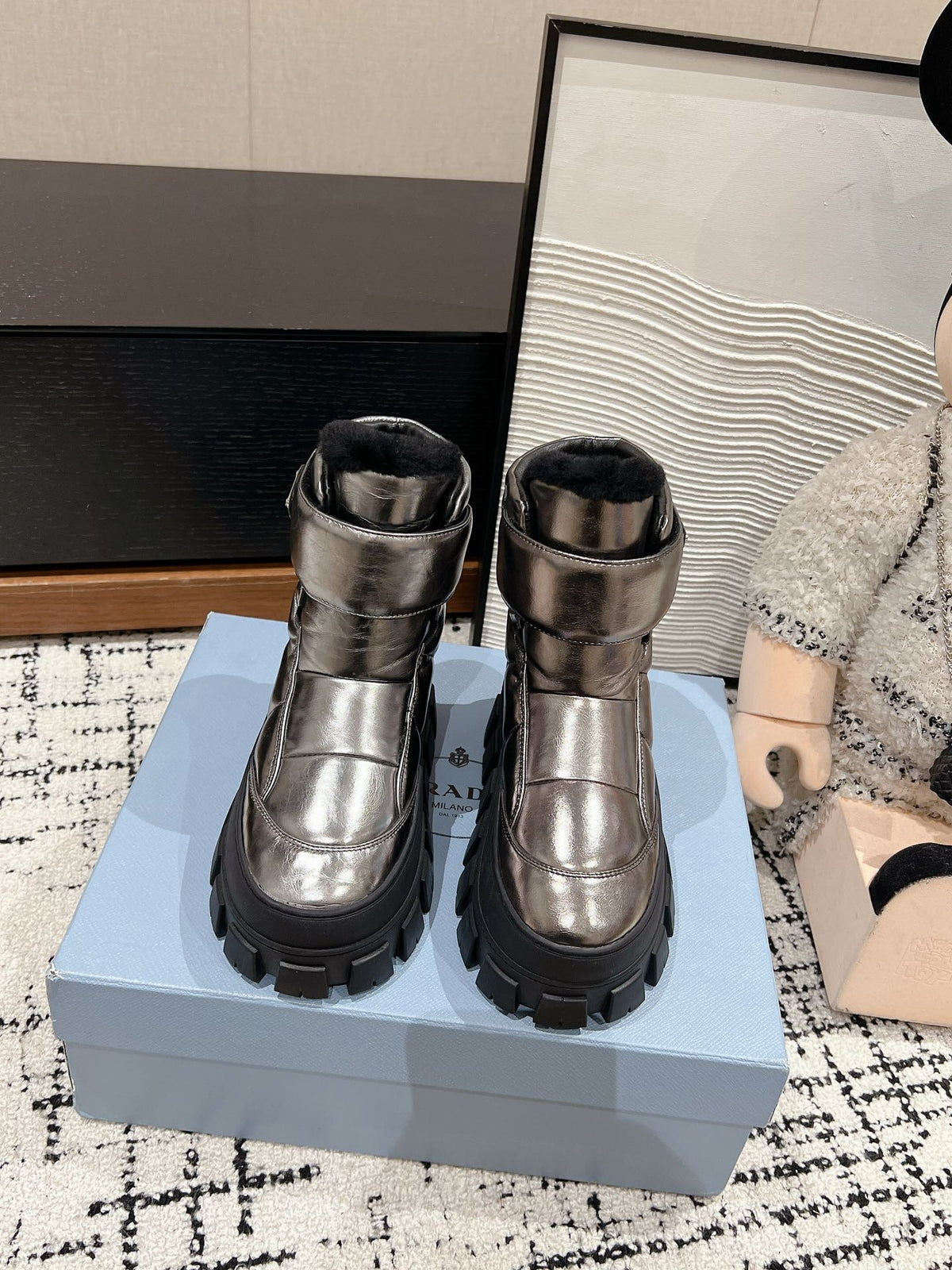 MONOLITH ANKLE BOOTS WITH STRAP IN METALLIC GRAY CALFSKIN AND FLEECE LINING