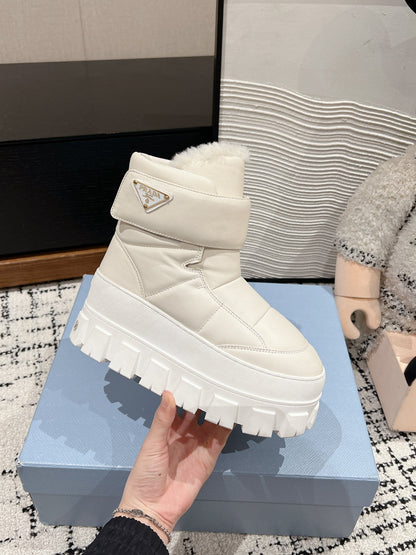 MONOLITH ANKLE BOOTS WITH STRAP IN RICE WHITE CALFSKIN AND FLEECE LINING