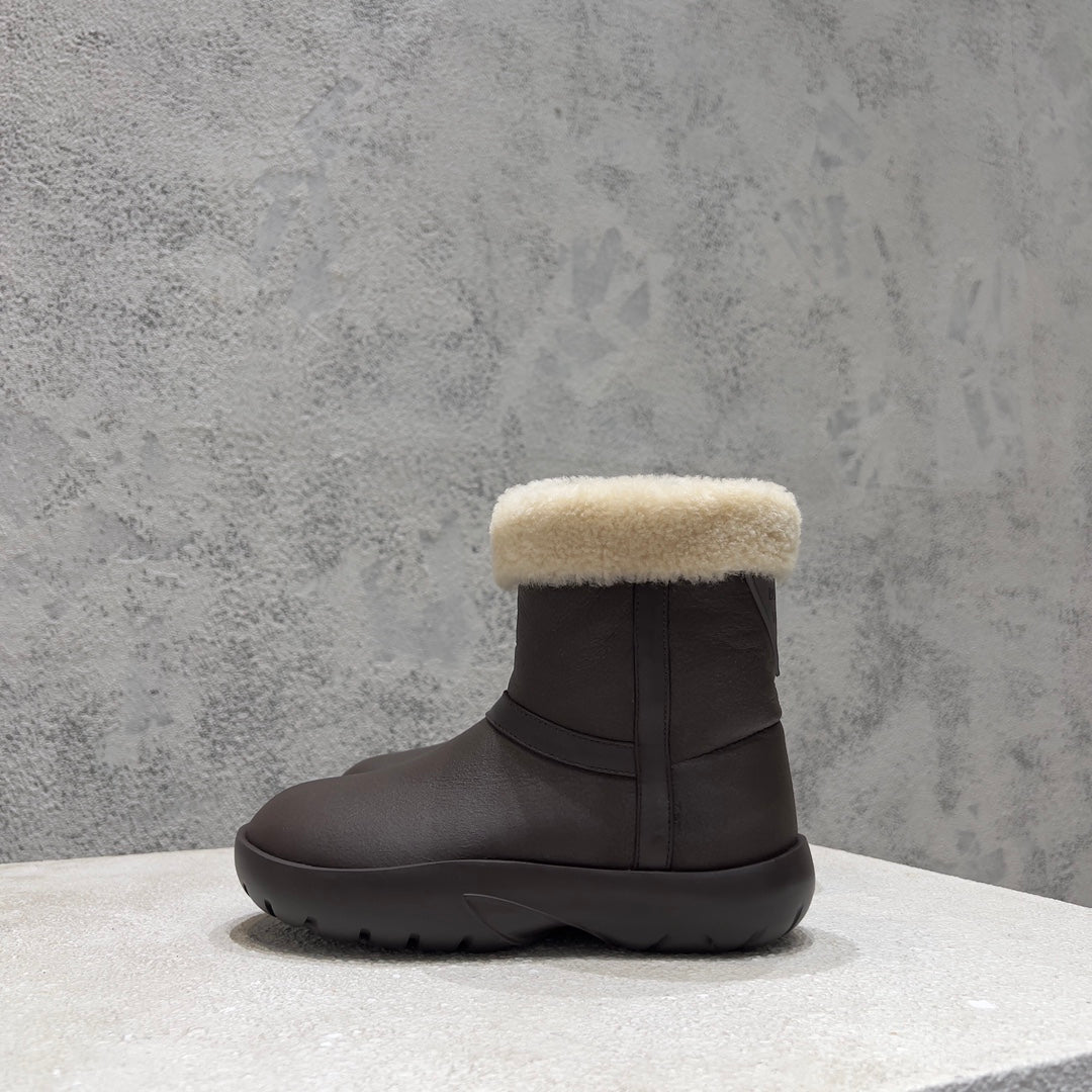 ANKLE BOOTS IN CHOCOLATE BROWN LAMBSKIN WITH SHEARLING LINING