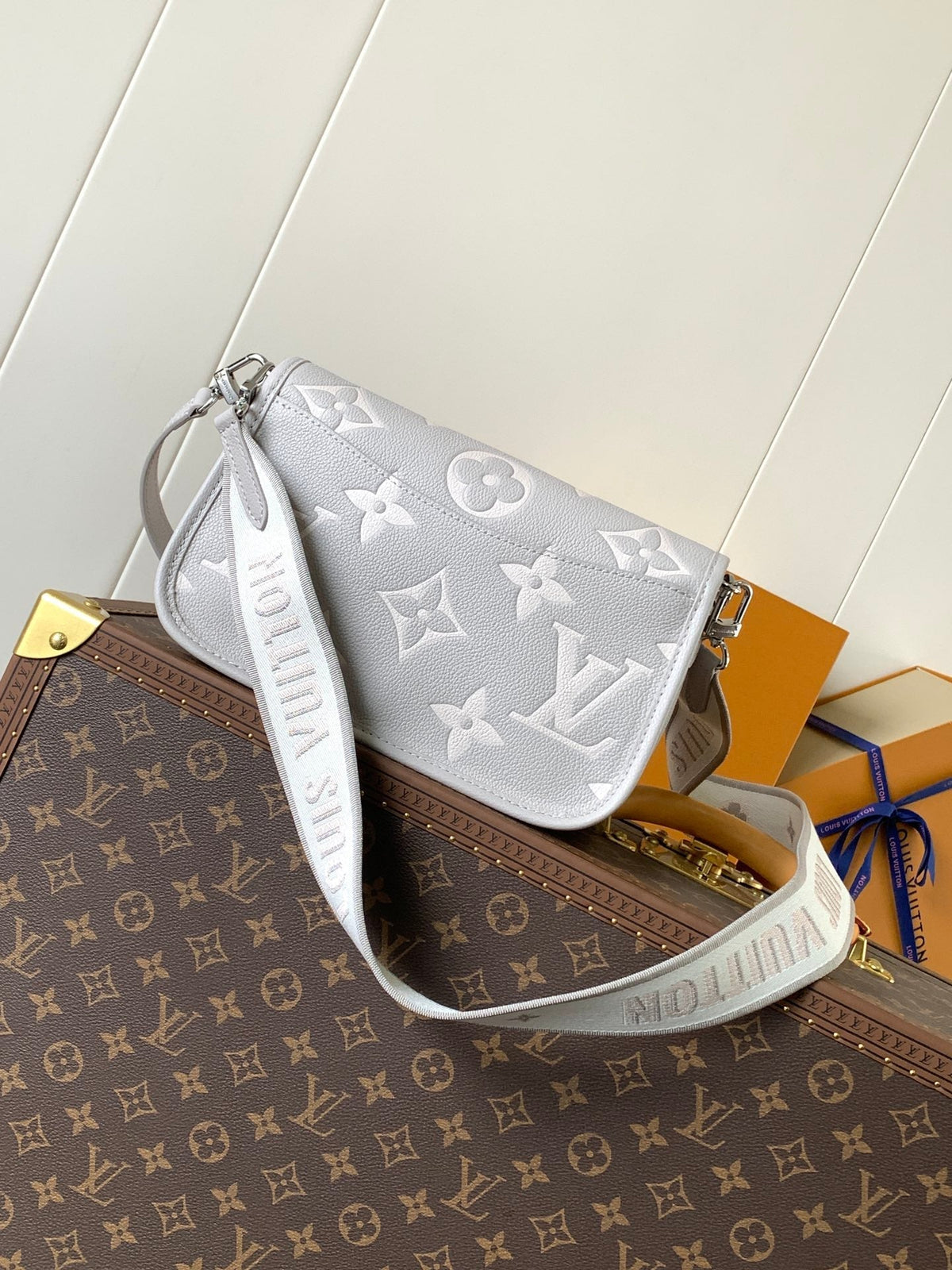 DIANE 24 IN GREY MONOGRAM EMPREINTE LEATHER
