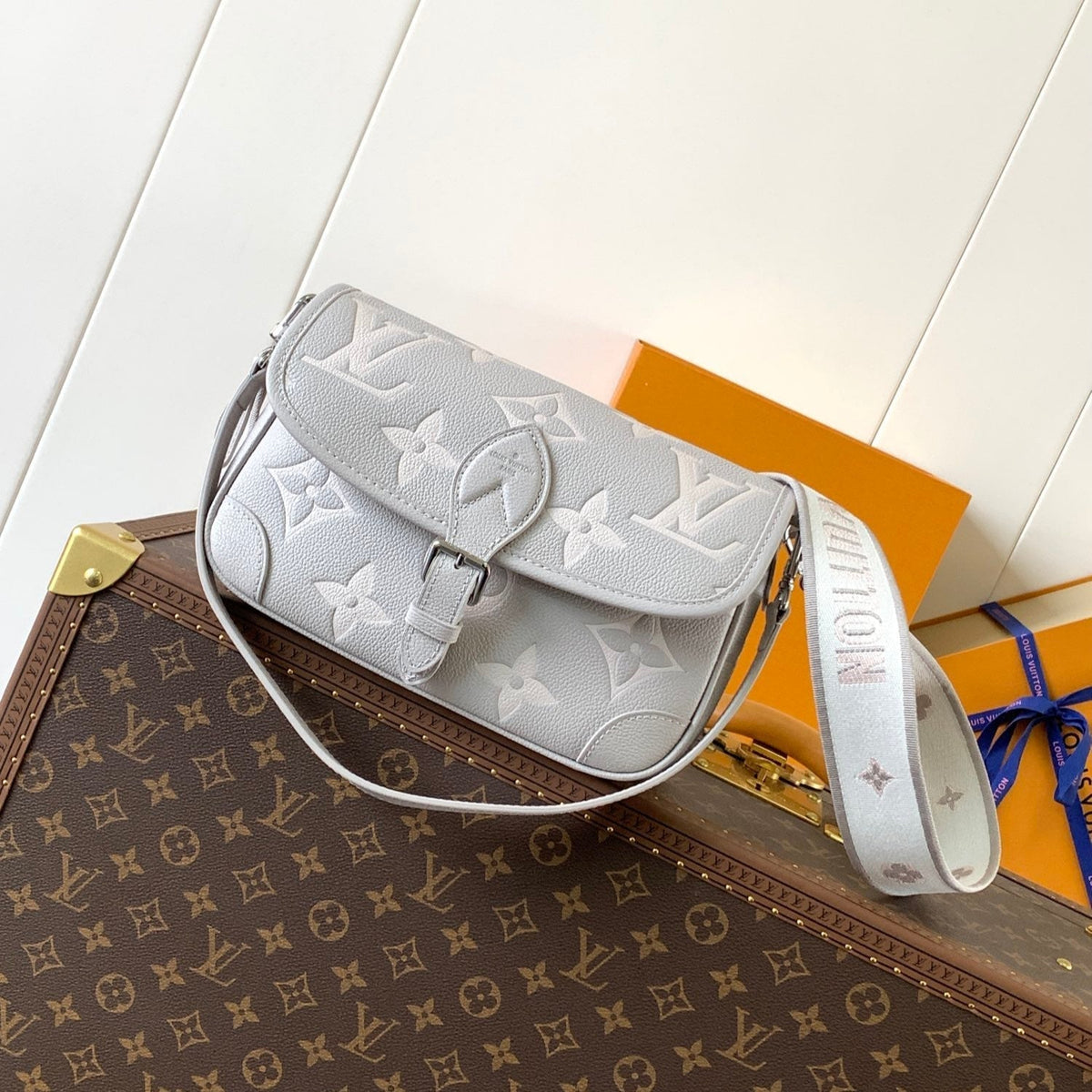 DIANE 24 IN GREY MONOGRAM EMPREINTE LEATHER