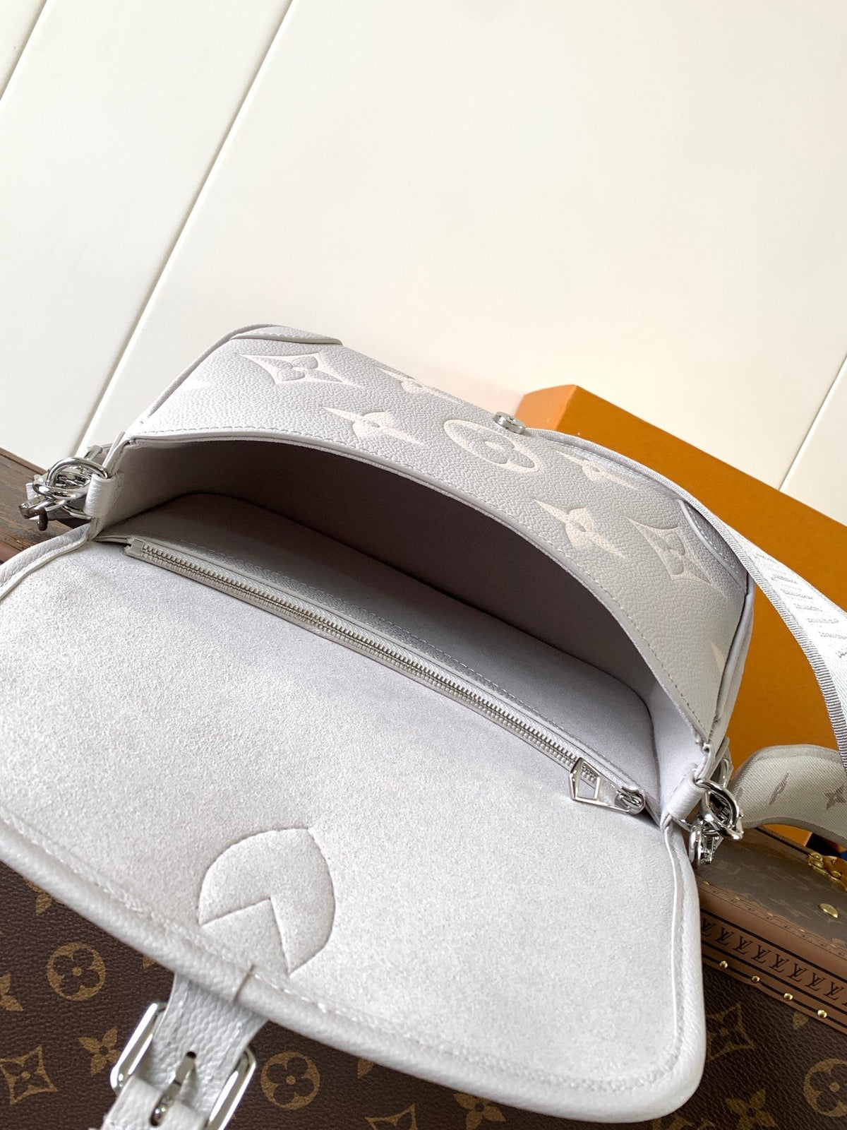 DIANE 24 IN GREY MONOGRAM EMPREINTE LEATHER