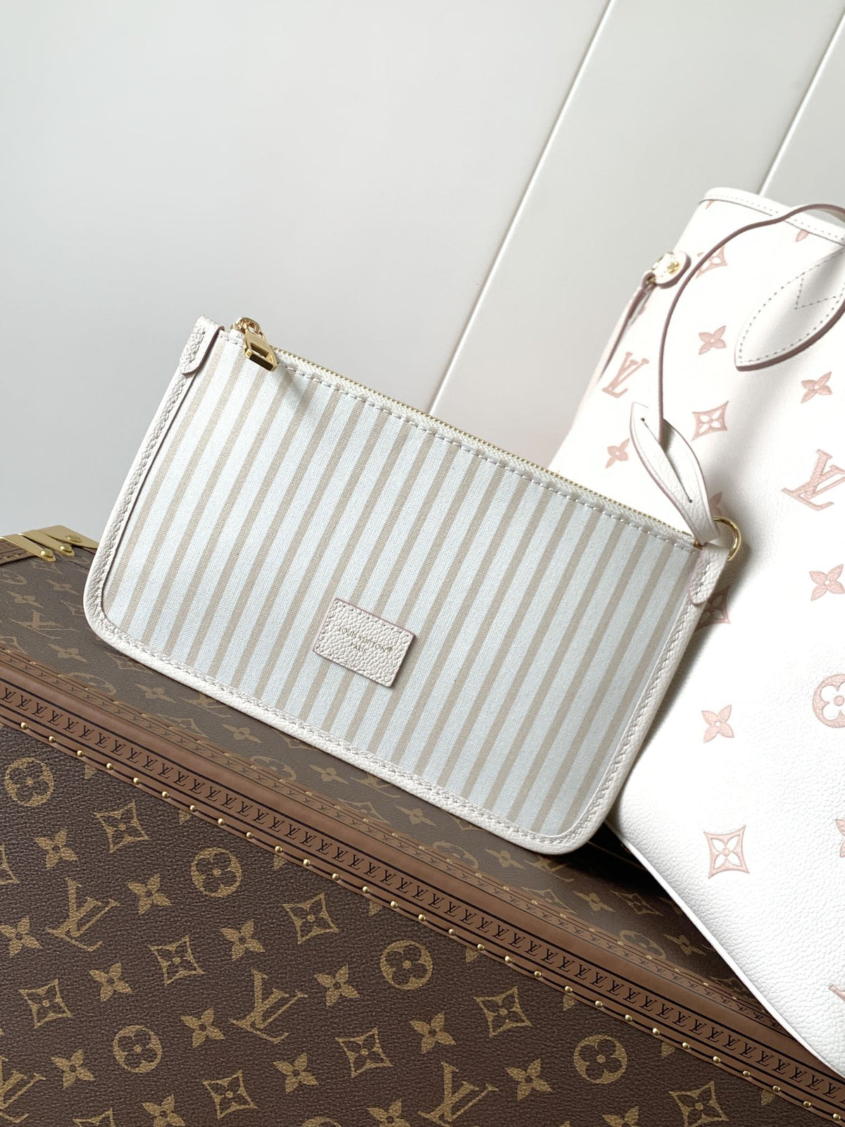 LV NEVERFULL MM TOTE BAG 32 IN WHITE MIX PINK CALFSKIN
