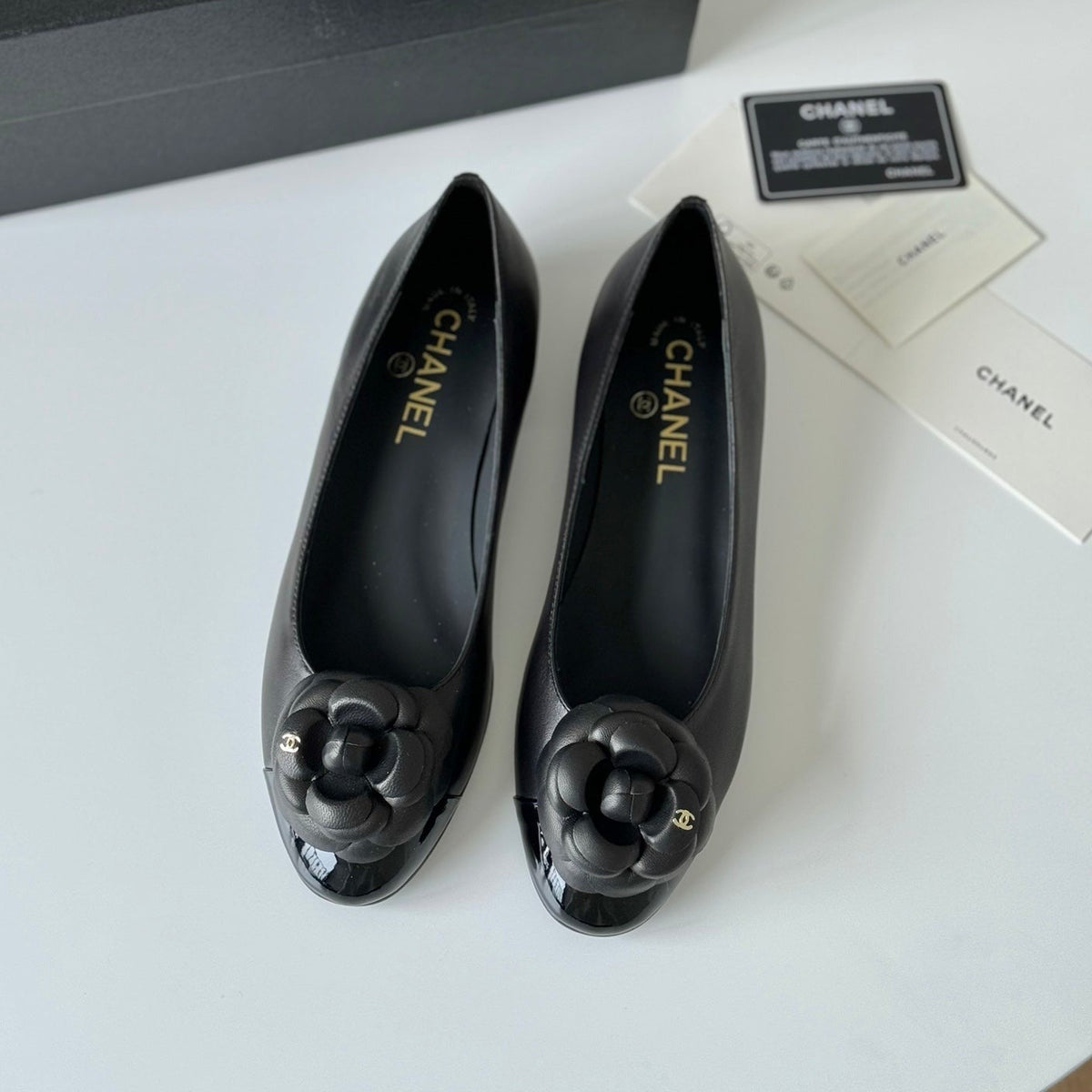 BALLET FLAT BLACK LAMBSKIN WITH FLOWER
