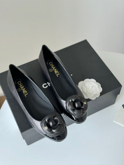 BALLET FLAT BLACK LAMBSKIN WITH FLOWER