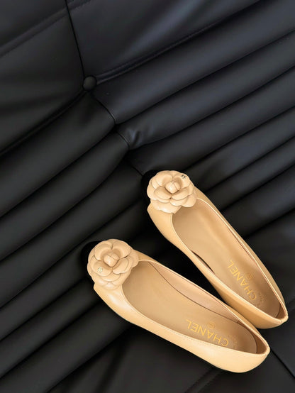 BALLET FLAT BEIGE CREAM LAMBSKIN WITH FLOWER