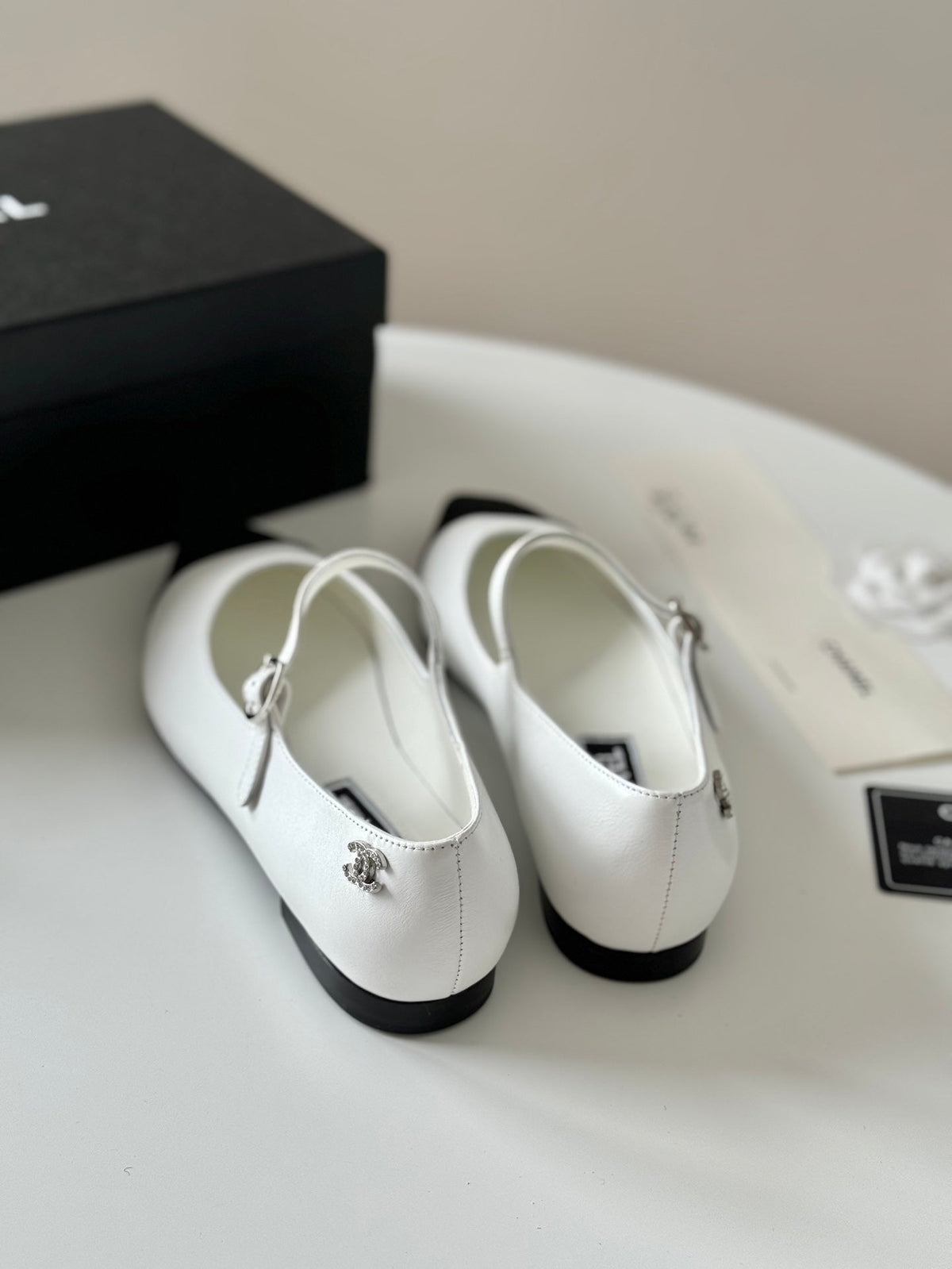 MARY JANE WHITE MIX BLACK CALFSKIN