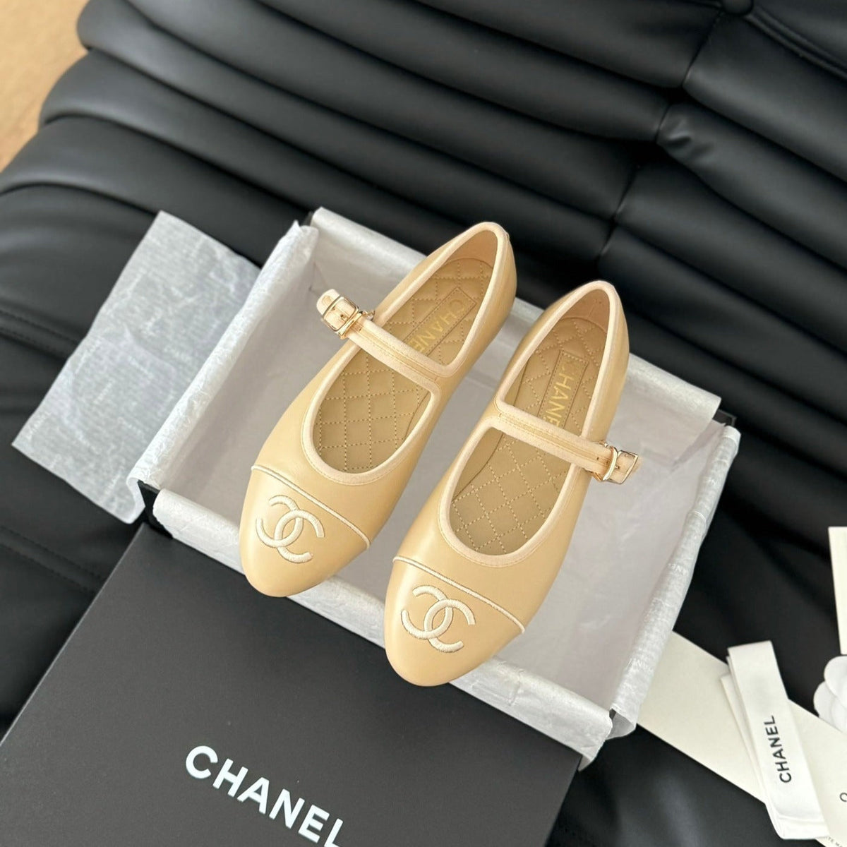 MARY JANE SHOES IN DARK CREAM LAMBSKIN