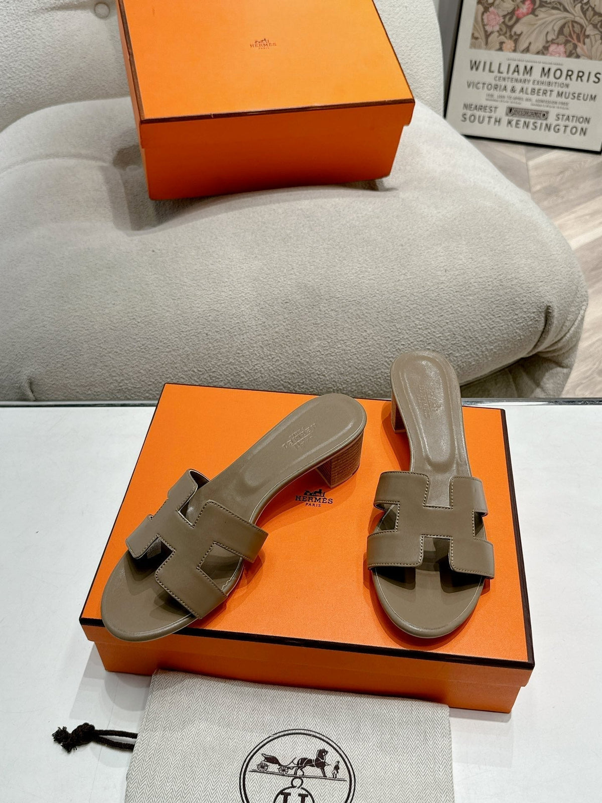 0ASIS SANDAL CHOCOLATE CALFSKIN CLASSIC