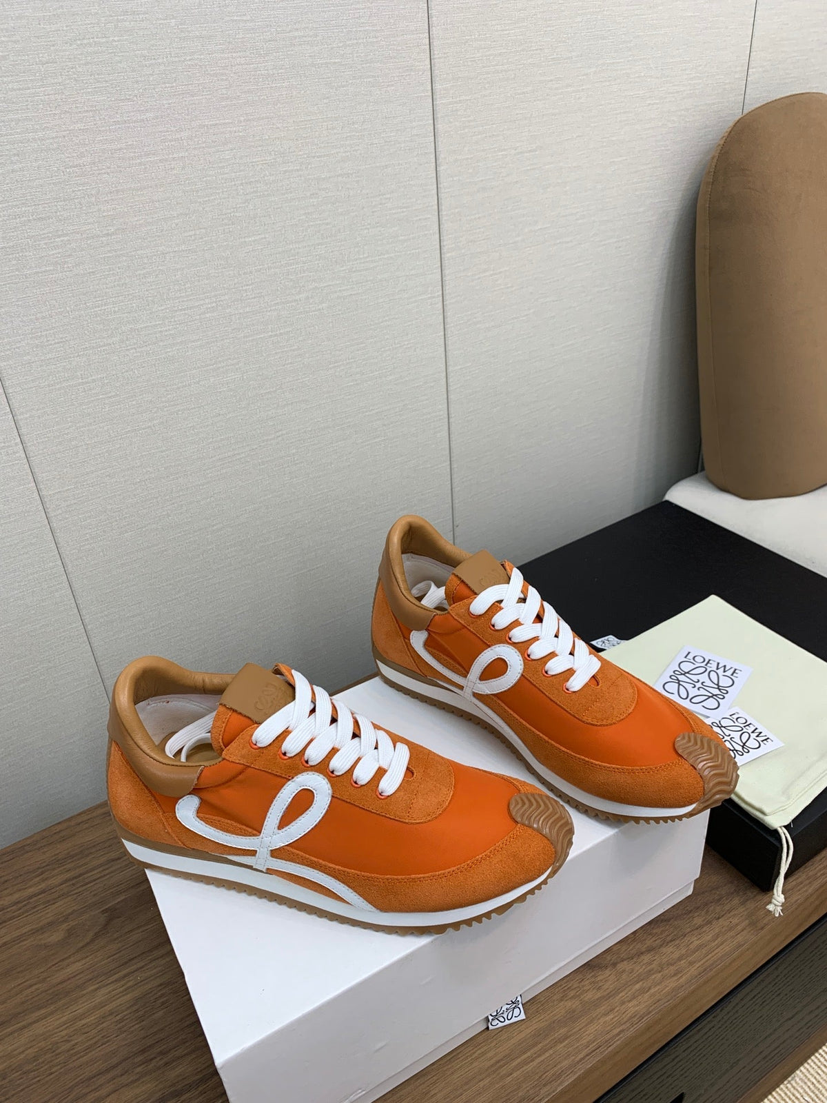 LW FLOW RUNNER SNEAKER ORANGE SUEDE