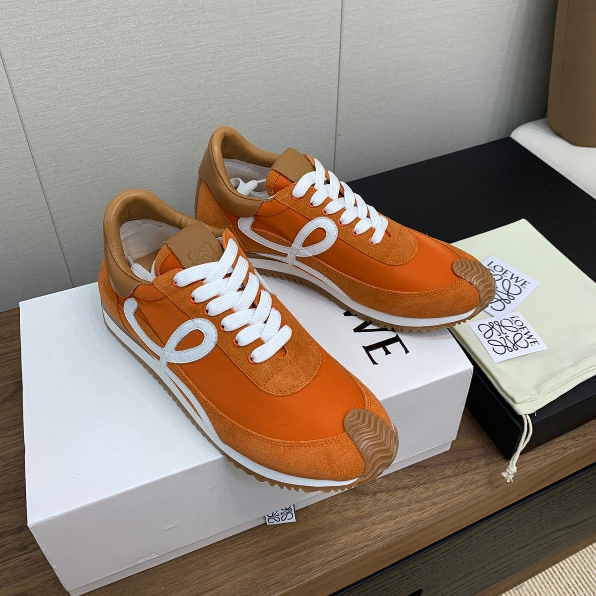 LW FLOW RUNNER SNEAKER ORANGE SUEDE