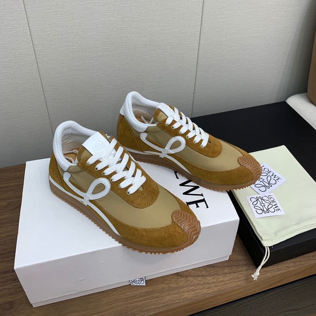 LW FLOW RUNNER SNEAKER GOLDENROD SUEDE