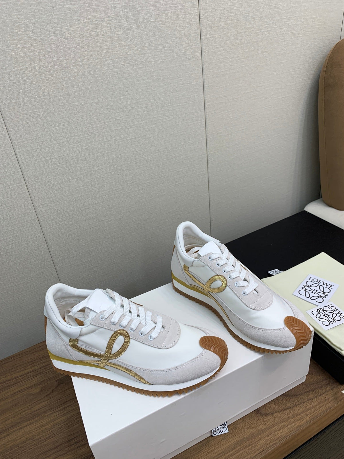 LW FLOW RUNNER SNEAKER WHITE-BROWN SUEDE