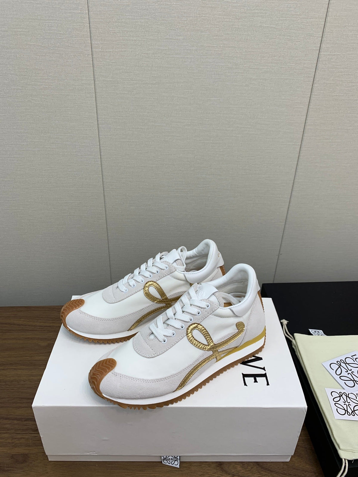 LW FLOW RUNNER SNEAKER WHITE-BROWN SUEDE