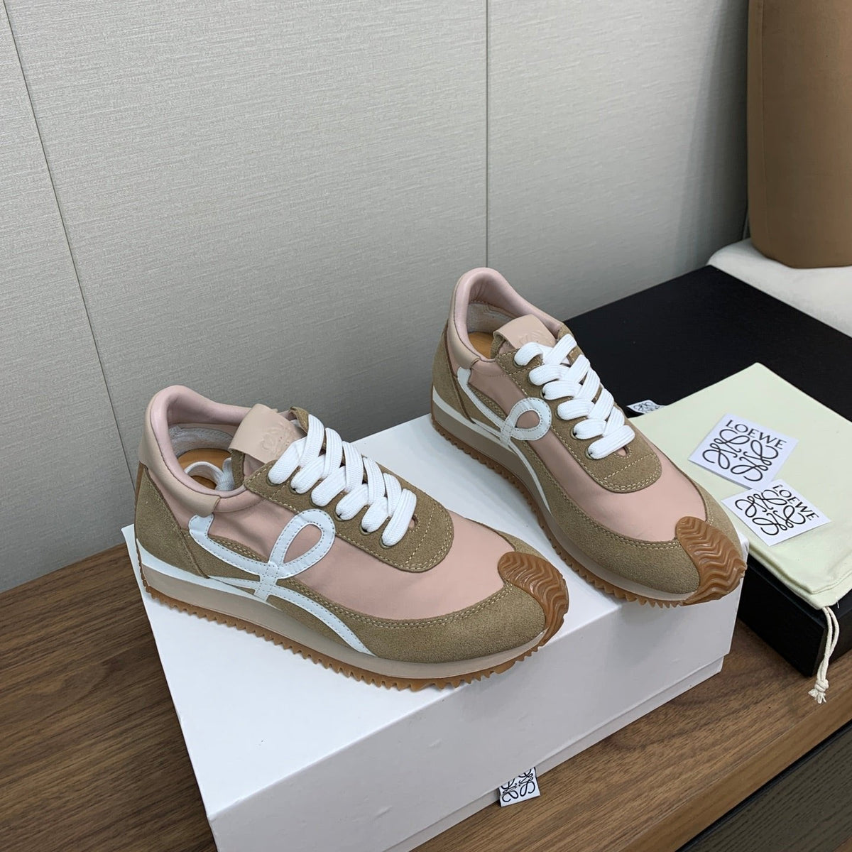 LW FLOW RUNNER SNEAKER PEANUT-PASTEL PINK SUEDE
