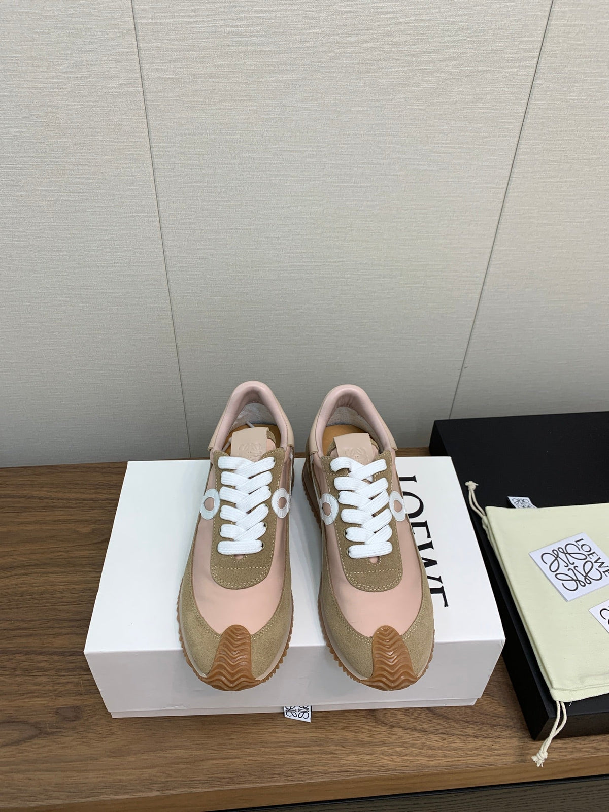 LW FLOW RUNNER SNEAKER PEANUT-PASTEL PINK SUEDE