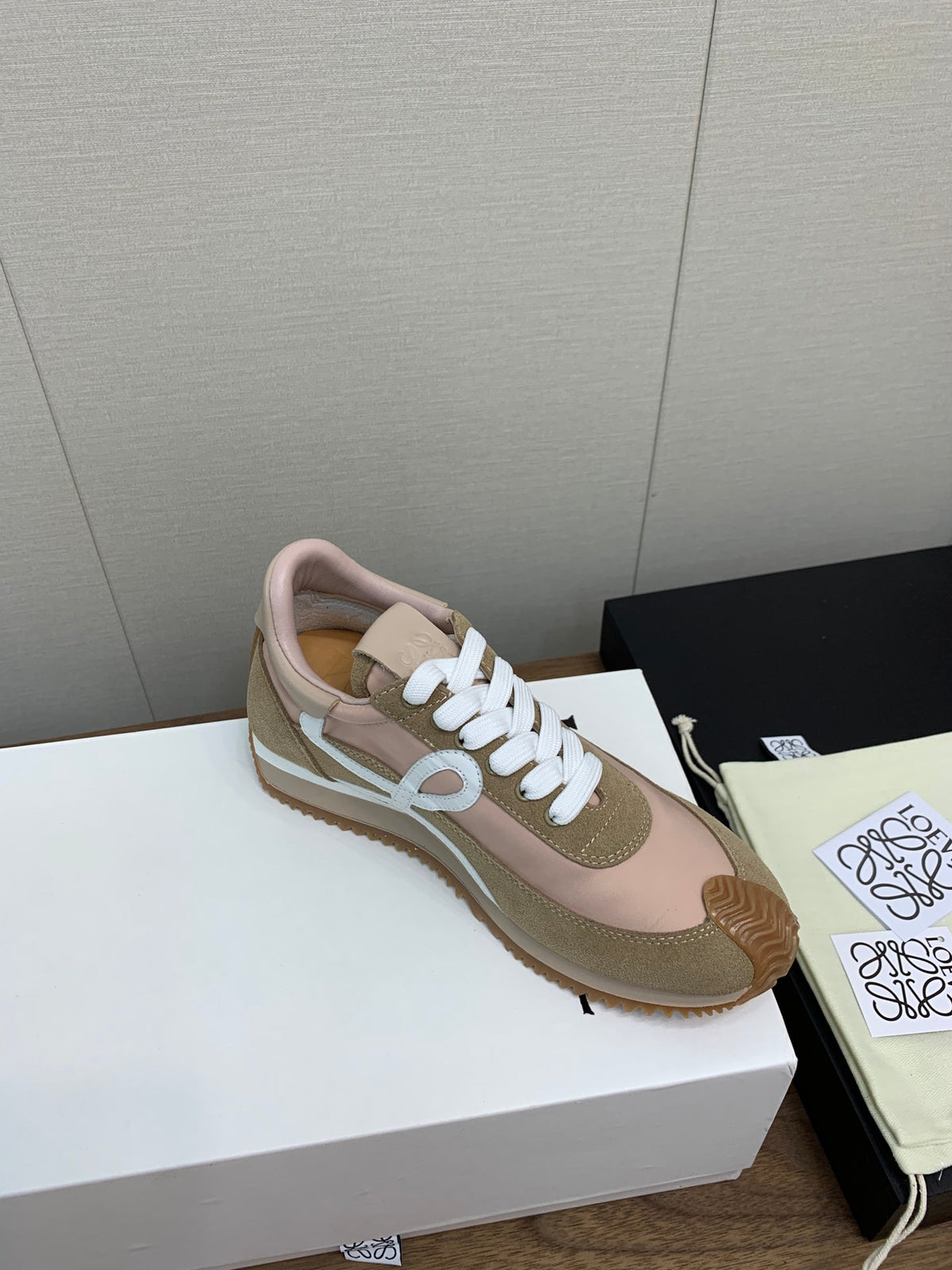 LW FLOW RUNNER SNEAKER PEANUT-PASTEL PINK SUEDE