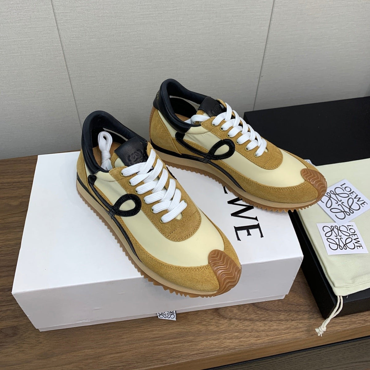 LW FLOW RUNNER SNEAKER AMBER-PASTEL YELLOW SUEDE