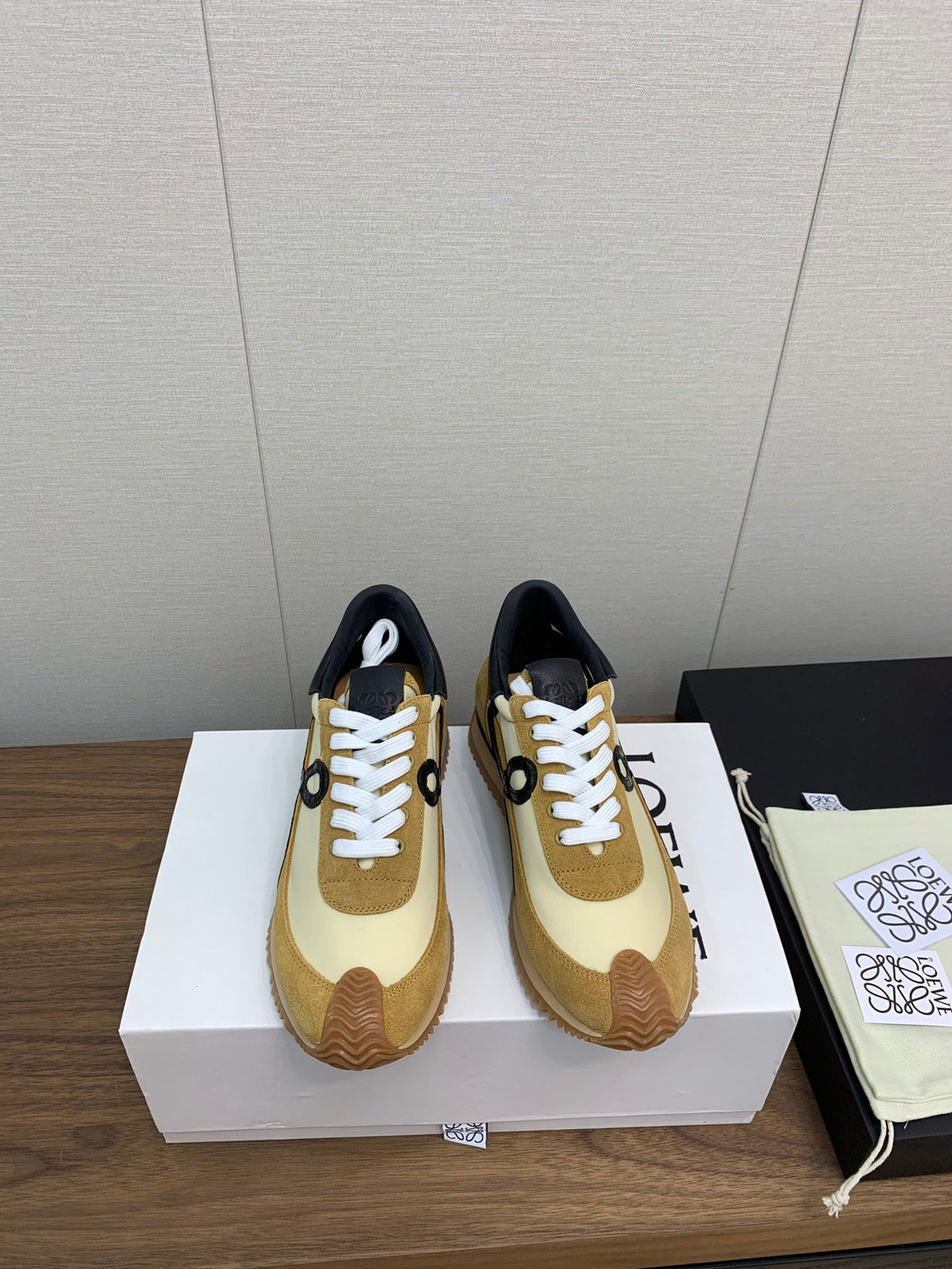 LW FLOW RUNNER SNEAKER AMBER-PASTEL YELLOW SUEDE