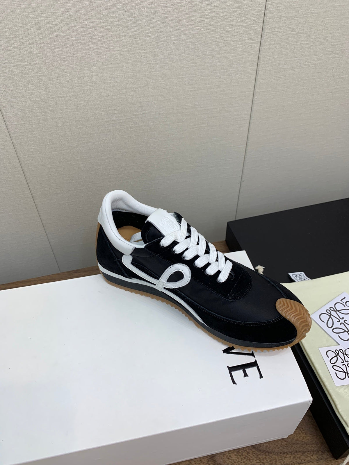 LW FLOW RUNNER SNEAKER BLACK-BROWN SUEDE