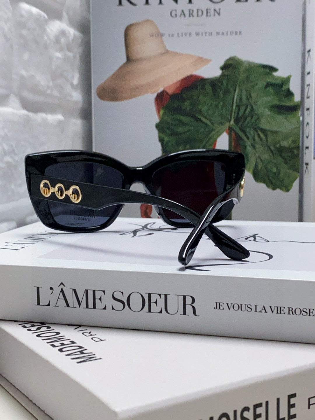 LOGO CAT EYE SUNGLASSES 513005 IN BLACK ACETATE