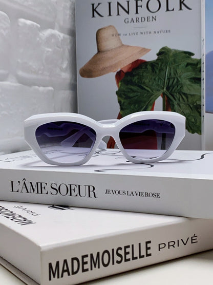 LOGO CAT EYE SUNGLASSES 513007 IN WHITE ACETATE WAVY FRAME