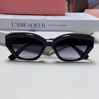 LOGO CAT EYE SUNGLASSES 513008 IN BLACK ACETATE WAVY FRAME