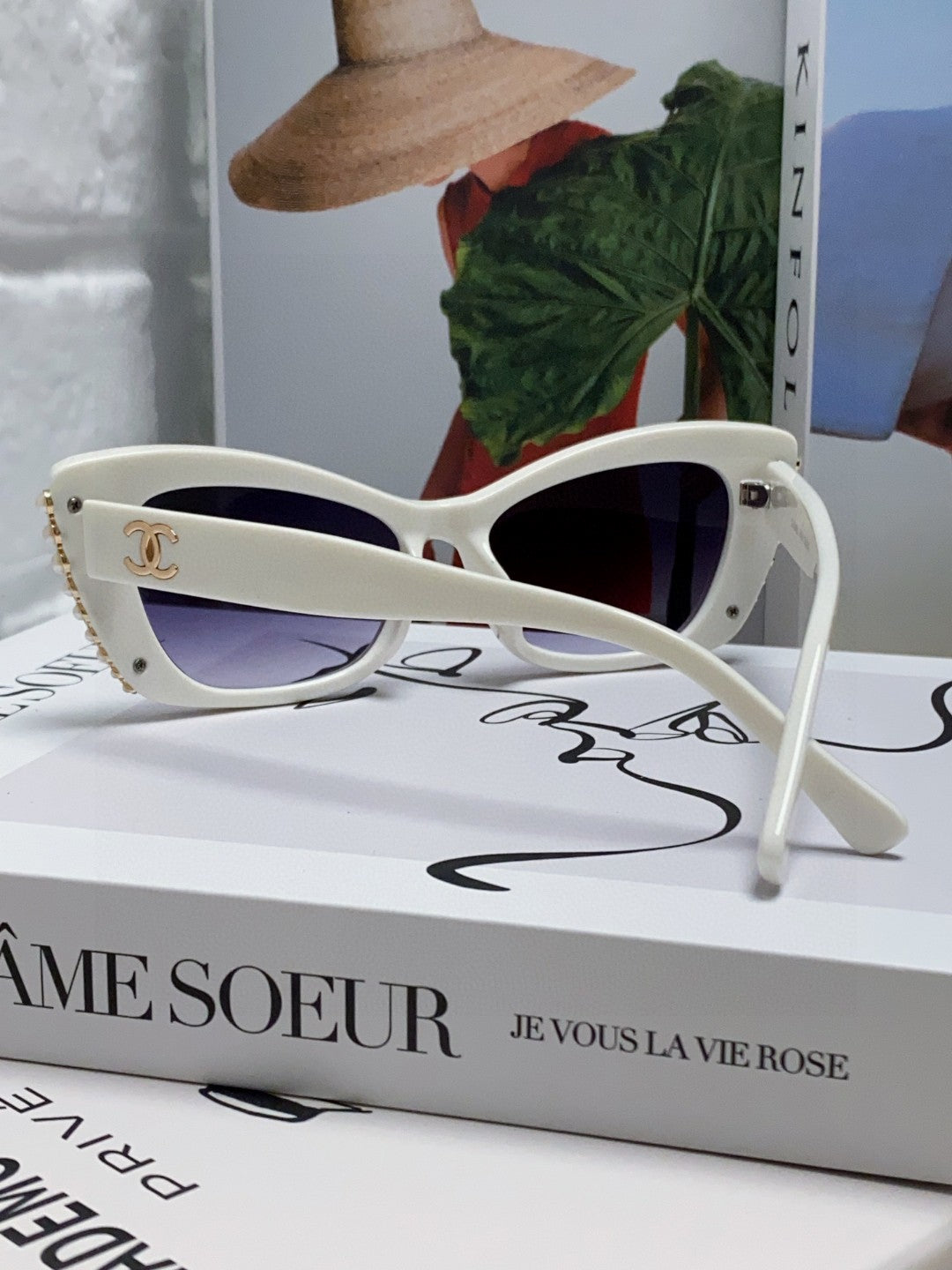 CAT EYE SUNGLASSES 632700 IN WHITE ACETATE EMBOSSED PEARL
