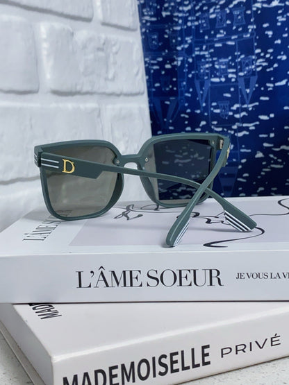 MONTAIGNE SUNGLASS 560860 IN TAN GREEN ACETATE
