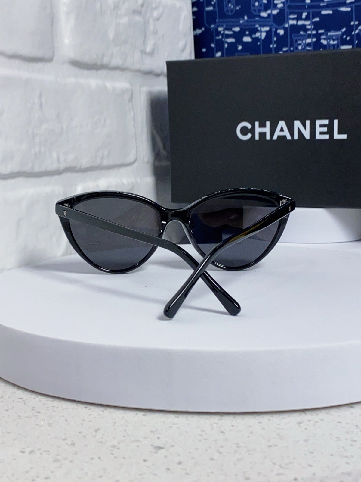 CAT EYE SUNGLASSES CH3393 IN BLACK ACETATE BLACK LENSES