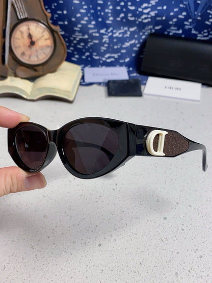 MONTAIGNE SUNGLASS 578115 IN BLACK ACETATE
