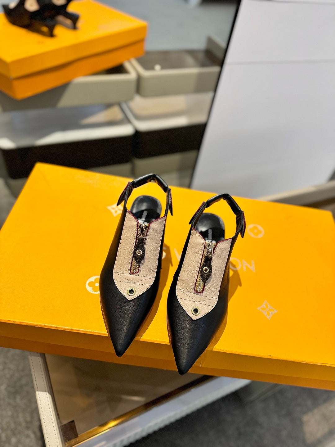 ALLURE HIGH 4.5 CM SLINGBACK IN BLACK MIX SAND BROWN CALFSKIN