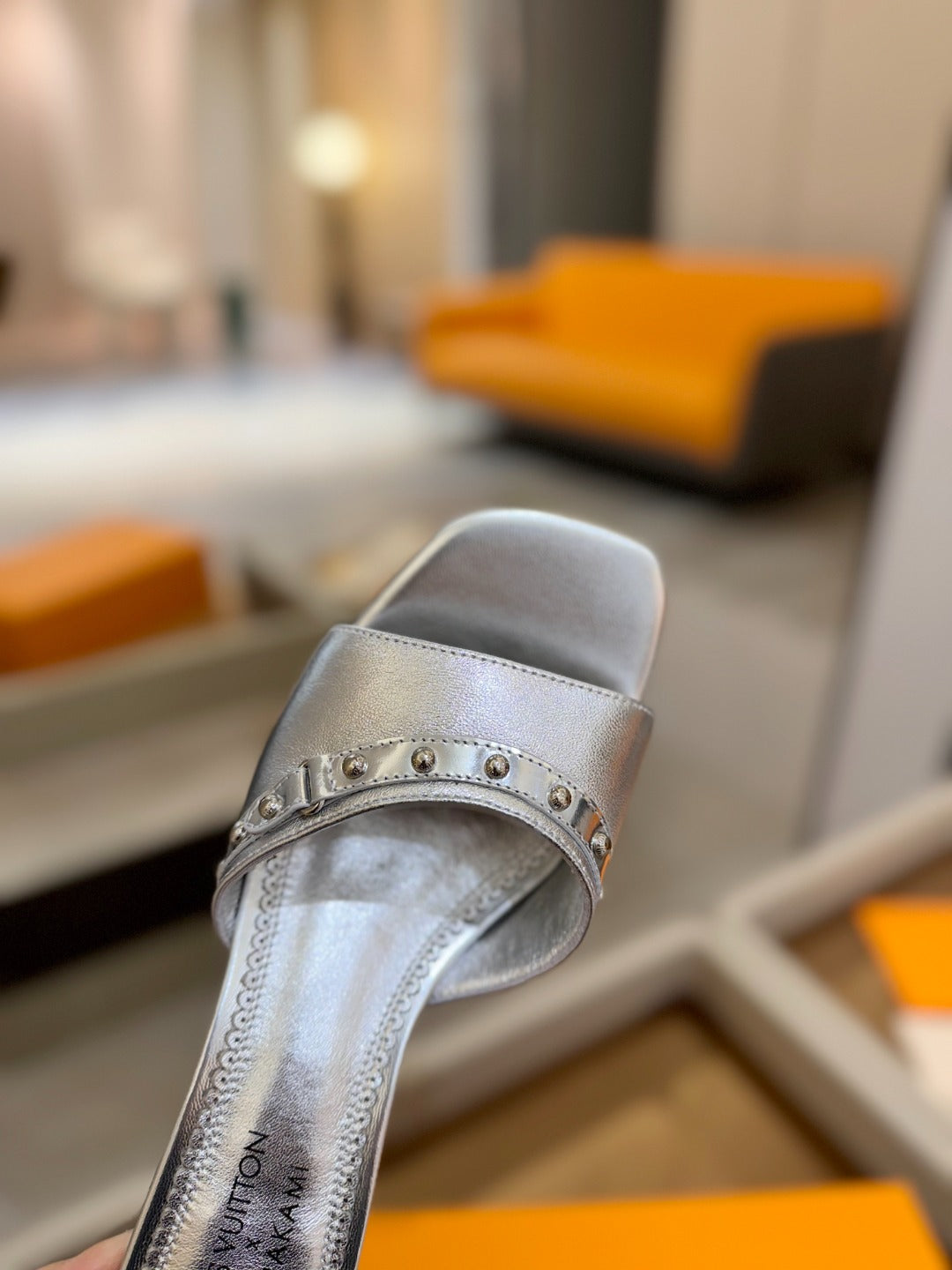 LV X TM 6AM HIGH 4 CM MULE IN SILVER CALFSKIN