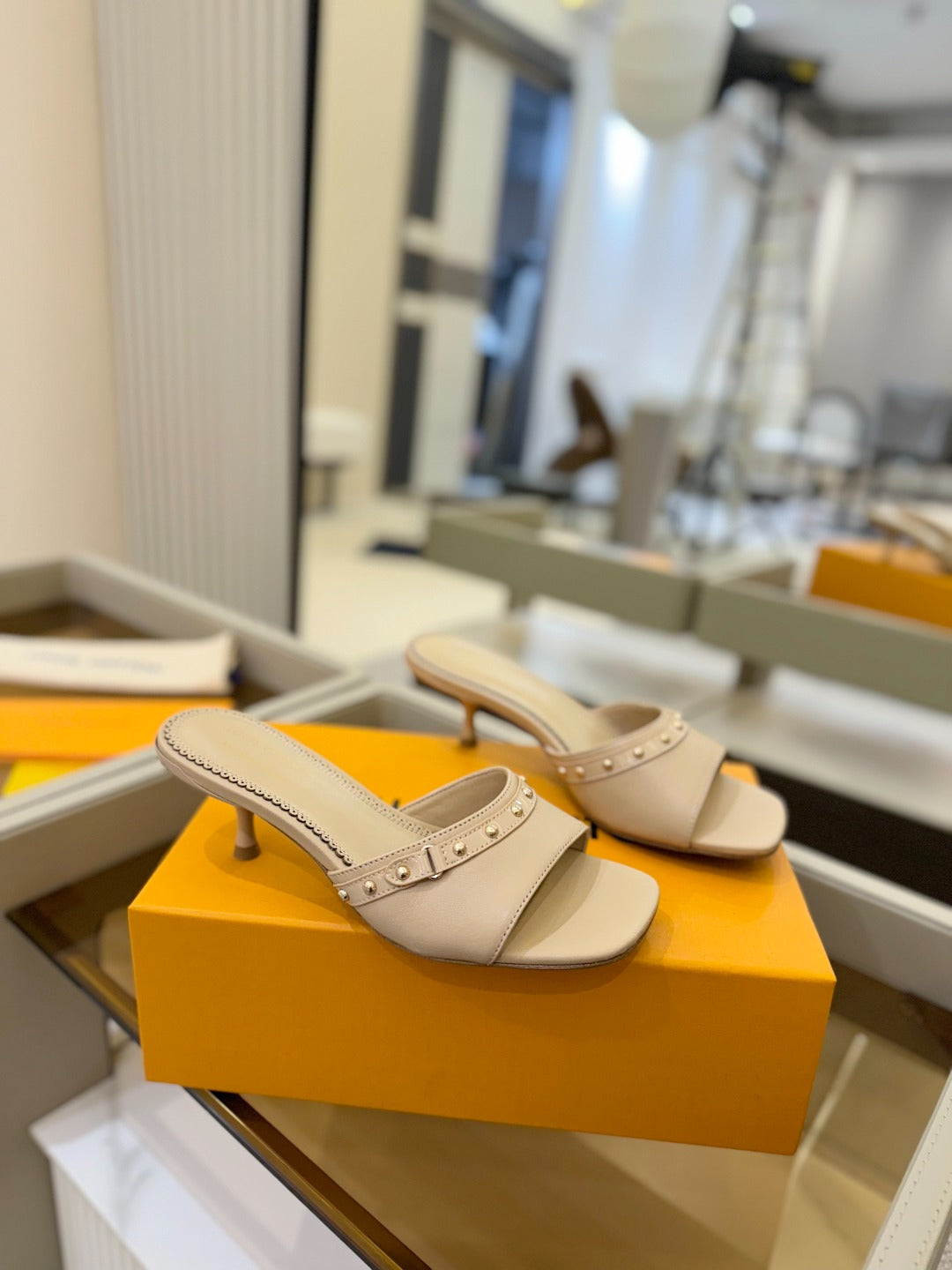 LV X TM 6AM HIGH 4 CM MULE IN LINEN TAN CALFSKIN