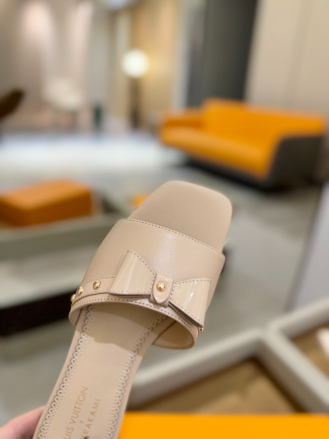 LV X TM 6AM FLAT MULE IN LINEN TAN CALFSKIN