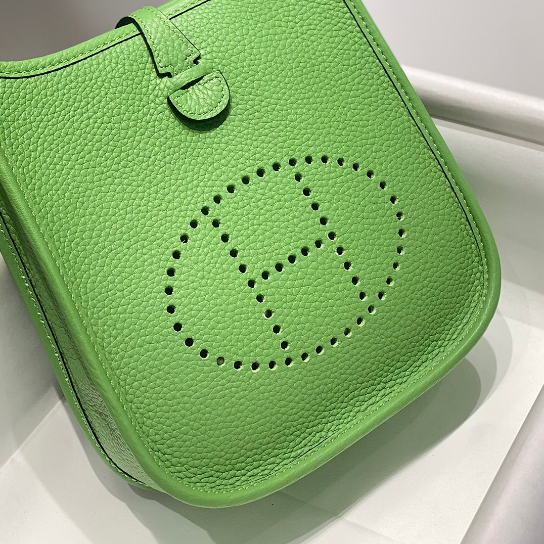 MINI NEO 18 EVELYNE BAG IN LIGHT GREEN GRAINED CALFSKIN
