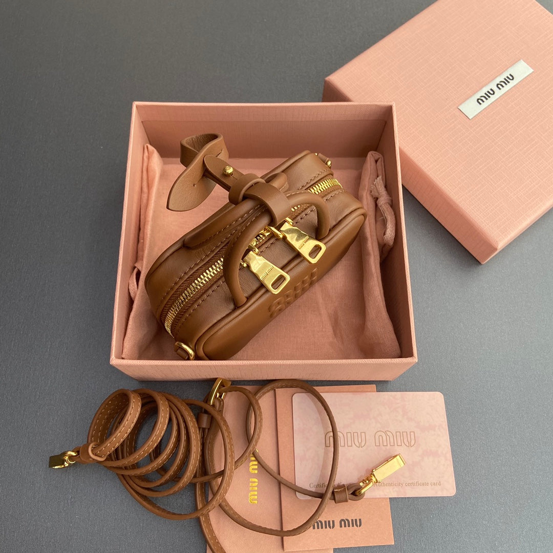 MICRO BAG KEYCHAIN 11 IN CAPE PALLISER BROWN CALFSKIN EMBOSSED LOGO