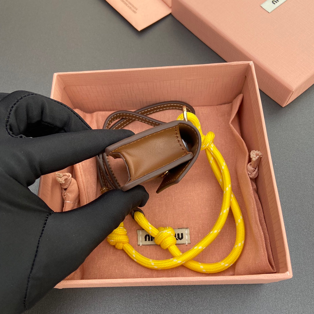 MICRO BAG 7 IN TAWNY BROWN SMOOTH LAMBSKIN YELLOW STRAP