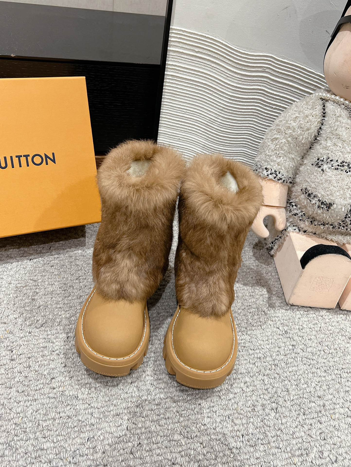 ANKLE BOOTS IN PEANUT BROWN CALFSKIN WITH MINK FUR