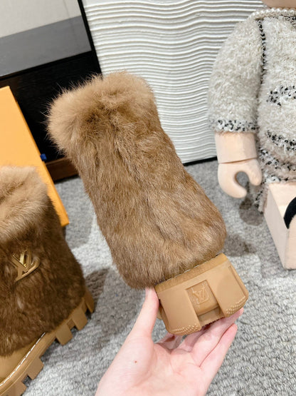 ANKLE BOOTS IN PEANUT BROWN CALFSKIN WITH MINK FUR