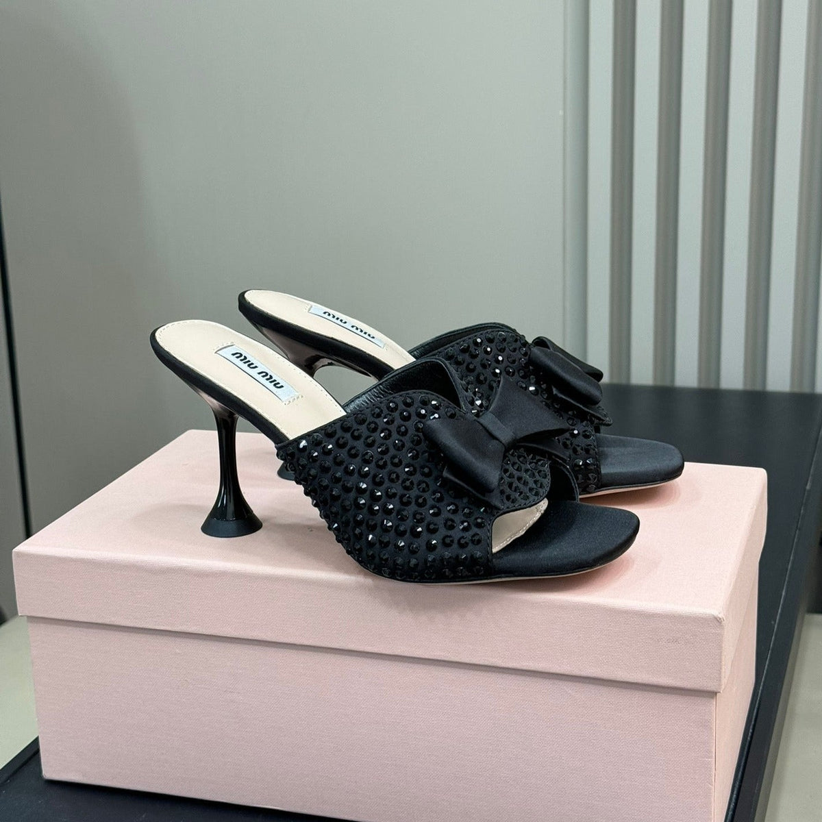 BLACK HIGH-HEELS COWHIDE WITH CRYSTALS-BLACK