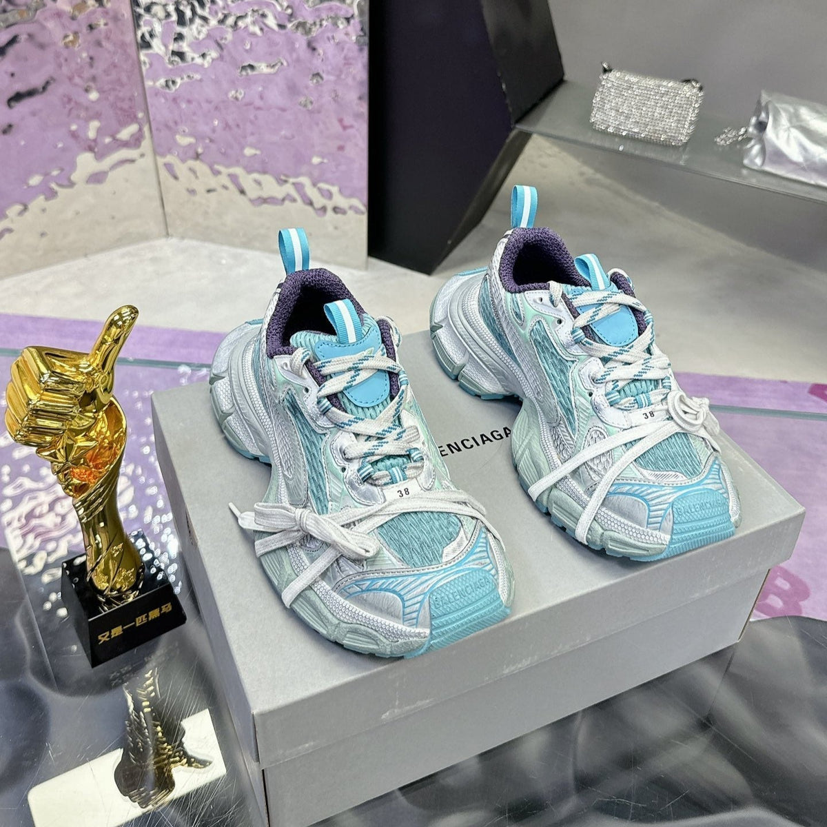 3XL SNEAKER IN LIGHT BLUE, WHITE AND PURPLE MESH AND POLYURETHANE