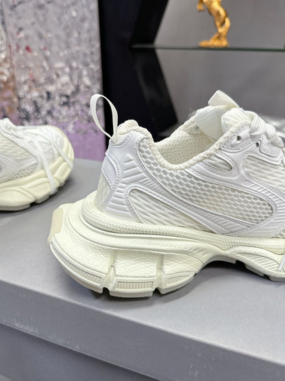3XL SNEAKER IN WHITE MESH AND POLYURETHANE