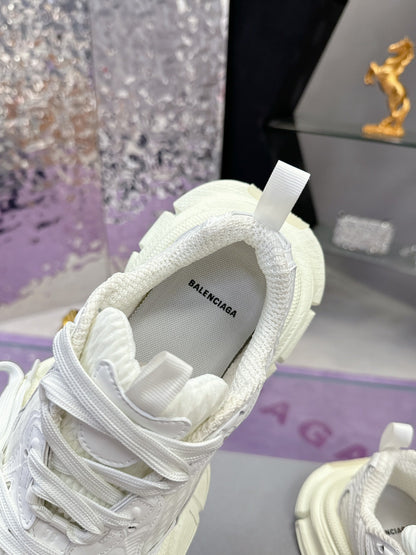 3XL SNEAKER IN WHITE MESH AND POLYURETHANE