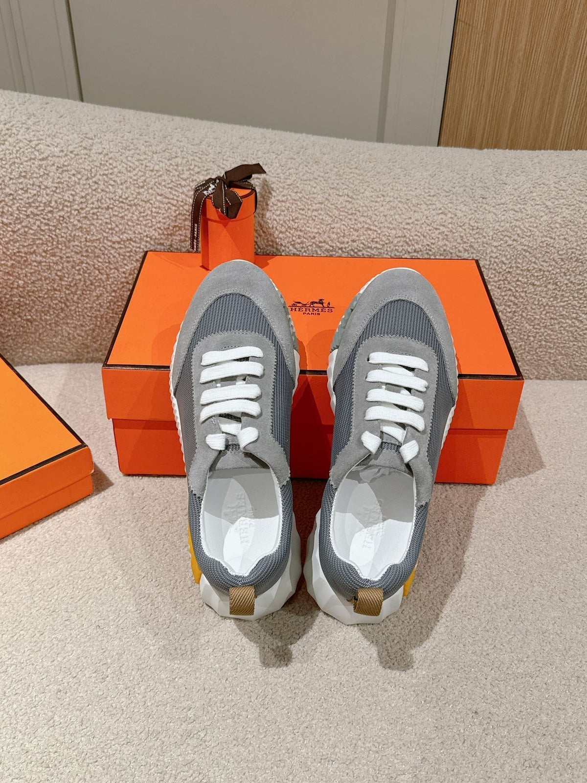 MAINLAND SNEAKER IN ASH GRAY SUEDE AND SHARK GRAY BREATHABLE MESH FABRIC 959350