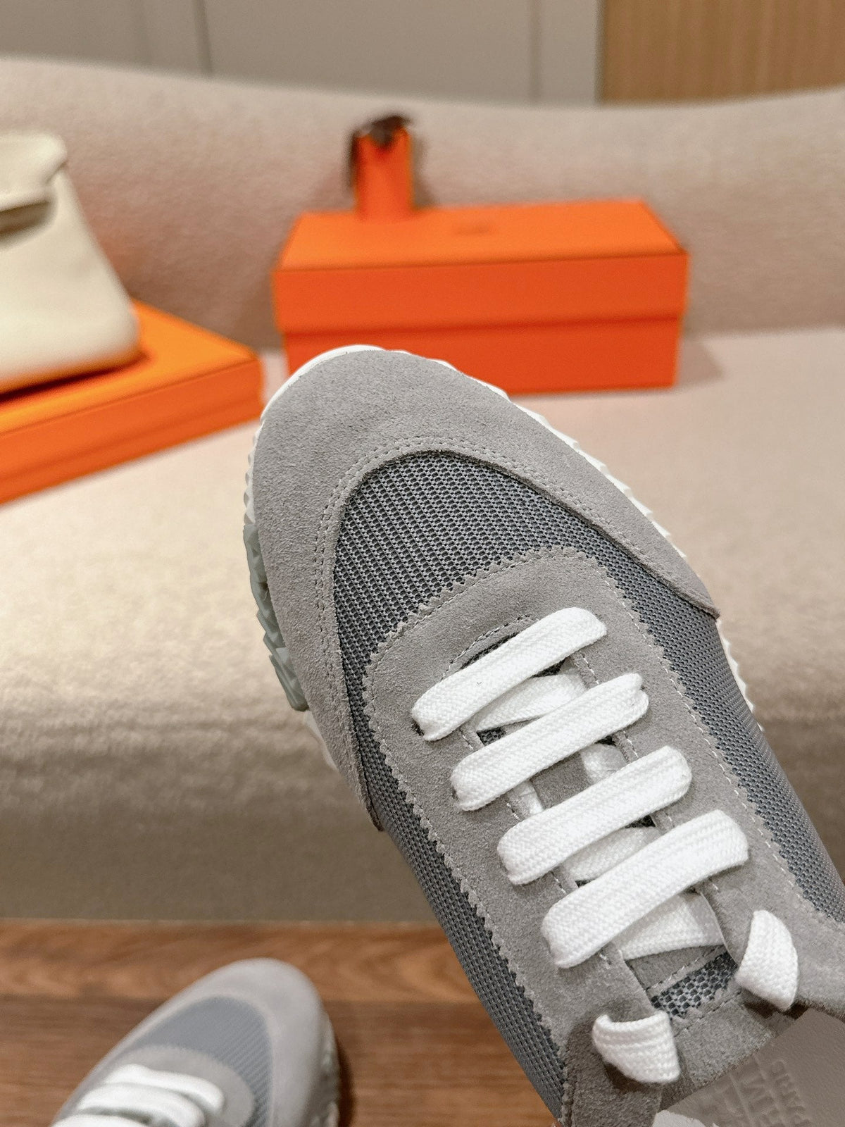 MAINLAND SNEAKER IN ASH GRAY SUEDE AND SHARK GRAY BREATHABLE MESH FABRIC 959350