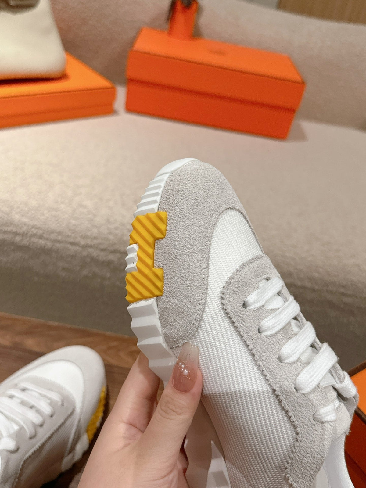 MAINLAND SNEAKER IN PALE GRAY SUEDE AND WHITE BREATHABLE MESH FABRIC 959352