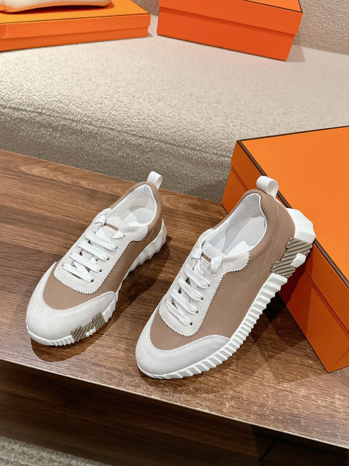 MAINLAND SNEAKER IN PALE GRAY SUEDE AND LIGHT BROWN BREATHABLE MESH FABRIC