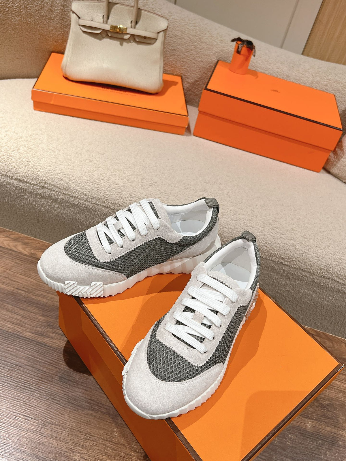 MAINLAND SNEAKER IN PALE GRAY SUEDE AND SMOKE GRAY BREATHABLE MESH FABRIC